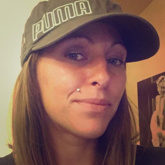 Hey there!! I’m your posher Jenna Lynn!! - Picture 1 of 1